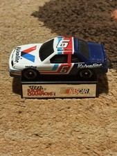 NASCAR Mark Martin 1991 Valvoline 6 Racing Champions 1:64 Diecast