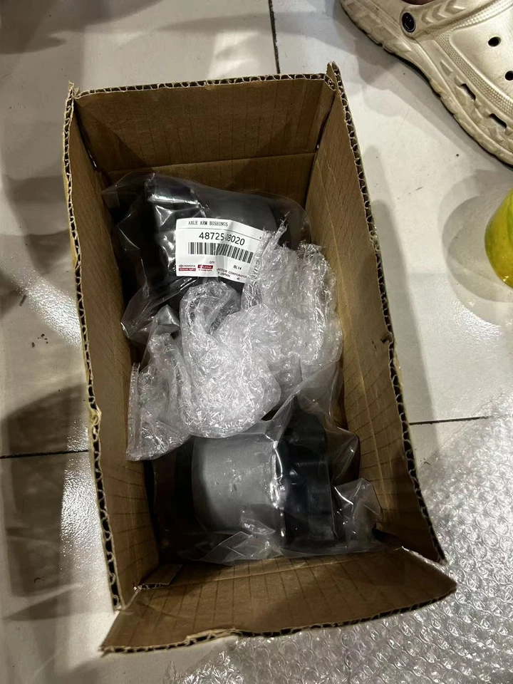 2 PIEZAS BUJES DE BRAZO DE EJE TRASERO IZQUIERDO Y DERECHO OEM TOYOTA PARA SIENNA 04-20 DOS LADOS Foto 2 de 4