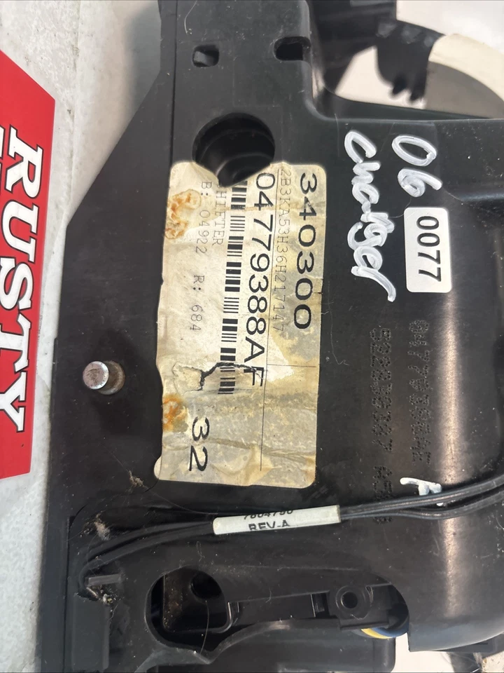 2006 Dodge Charger Shifter Assembly w/autostick 04779388AF - Image 2 of 4