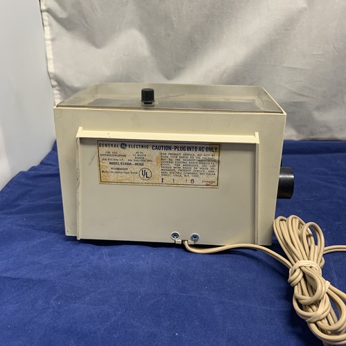 Vintage General Electric GE Mid-Century AM Radio Alarm Clock Model C1400A Beige - Picture 8 of 12