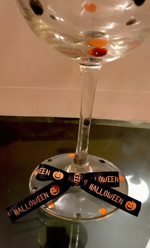 Hand painted Halloween “My Poison” Web Spider 🕷 Wine Glass 11.5 Oz 🎃👻🦇 - Picture 3 of 7