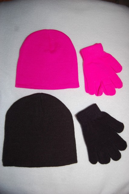 girls black hat and gloves