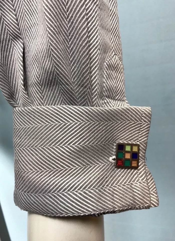 Camisa Para Hombres Faconnable EE. UU. 3 15.5 Larga Mediana Chevron Plateada Grapa Puño Francés Foto 4 de 4