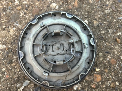 1 x GENUINE Mk1 AUDI TT ALLOY WHEEL CENTRE HUB CAP SINGLE SILVER - 8N0601165A - Picture 2 of 3