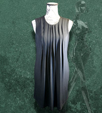 Calvin Klein Shift Dress Sleeveless Pleated Crew Neck Flowy Size 2