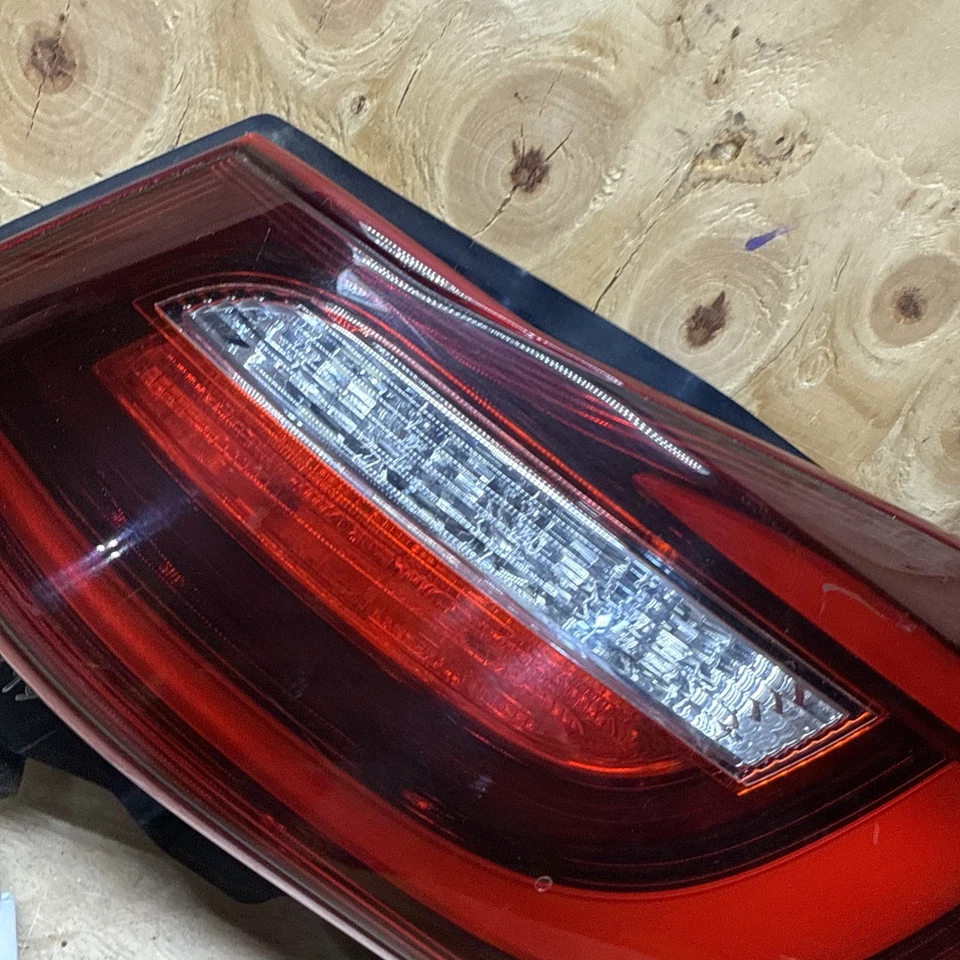 2015 - 2019 INFINITI Q70 Q70L PASSENGER RIGHT INNER LED TAILLIGHT TRUNK OEM 🌟 - Image 4 of 4