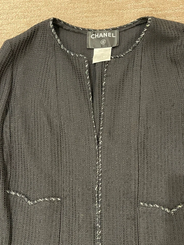 Auténtica chaqueta corta vintage CHANEL Paris, negra, talla 40 Foto 2 de 4