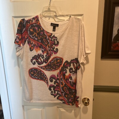 I.N.C. International Concepts Woman T-shirt Blouse / 3X / Paisley print / studs