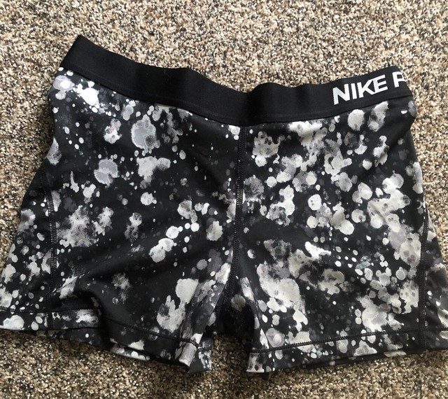 women's nike pro shorts medium