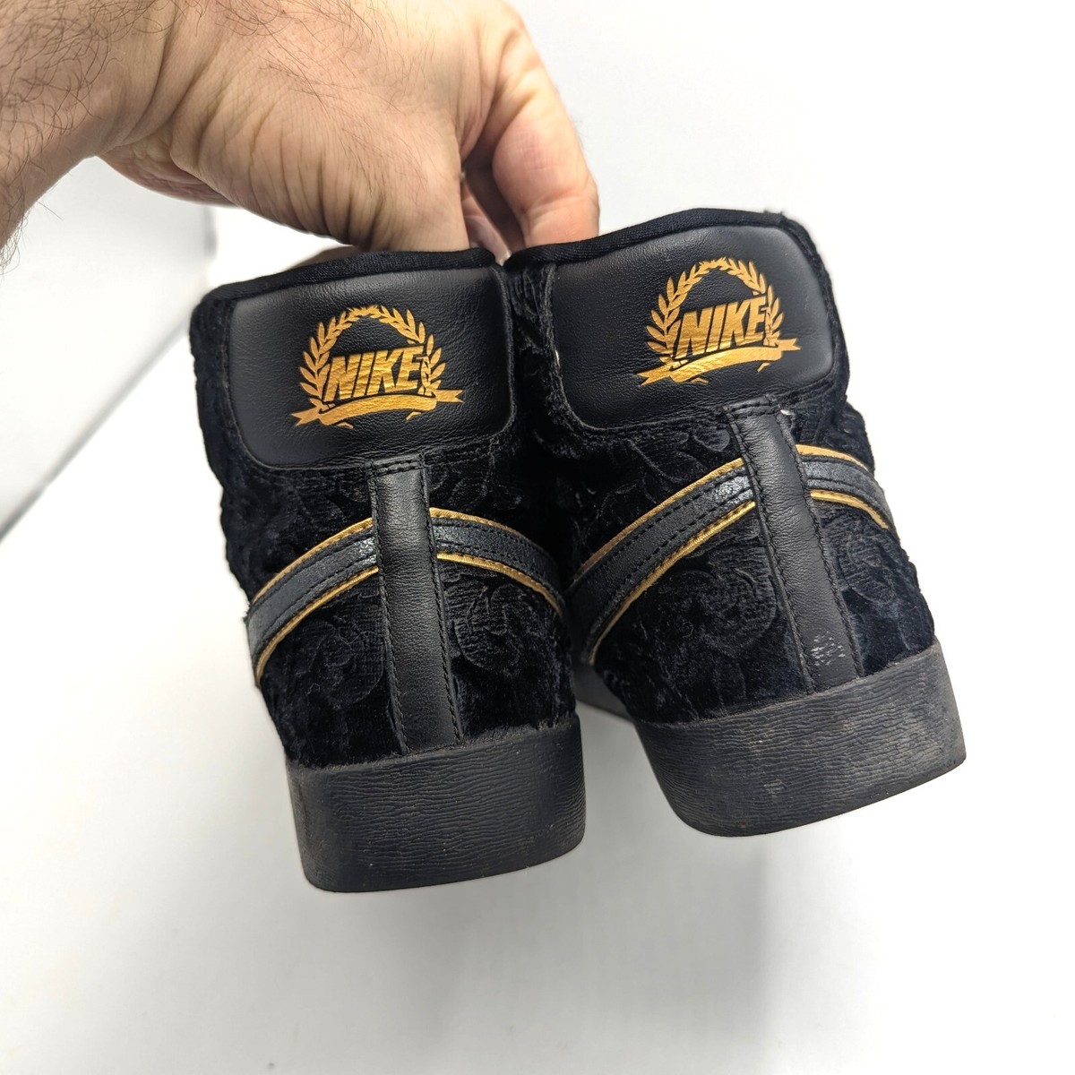 Nike Blazer Mid Black VELVET Floral Metallic Gold Sneakers Nike Blazer Mid Black VELVET Floral Metallic Gold Sneakers