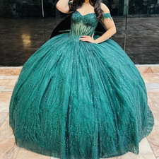 Shimmering Emerald Green Quinceanera Dresses Off Shoulder Beaded Tulle Corset