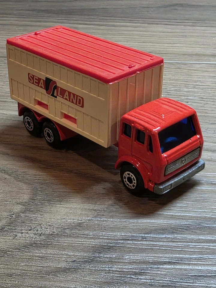 1976 MATCHBOX SUPERFAST #42 MERCEDES CONTAINER TRUCK SEA LAND TRAILER with Box - Image 2 of 4