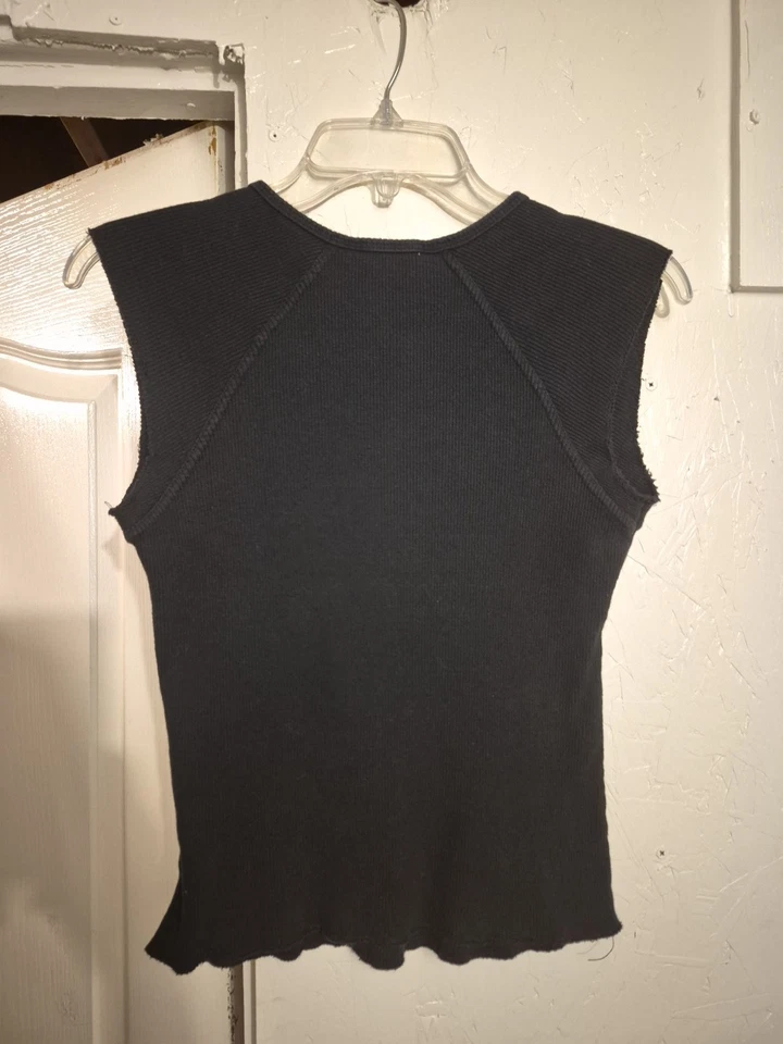 CAMISETA Y2K "X-TREME TEAM" PLAYBOY CORTE V MANGA CORTADA ACANALADA NEGRA Y ROSA M/L Foto 3 de 3