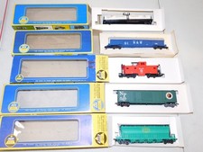 AHM HO Lot of 5 Freight Cars Clean  Complete Boxed