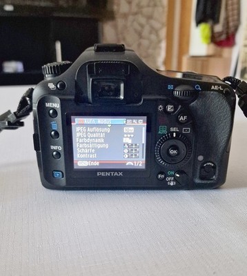 Pentax K10D DSLR-Kamera mit 18-55 mm Standardobjektiv