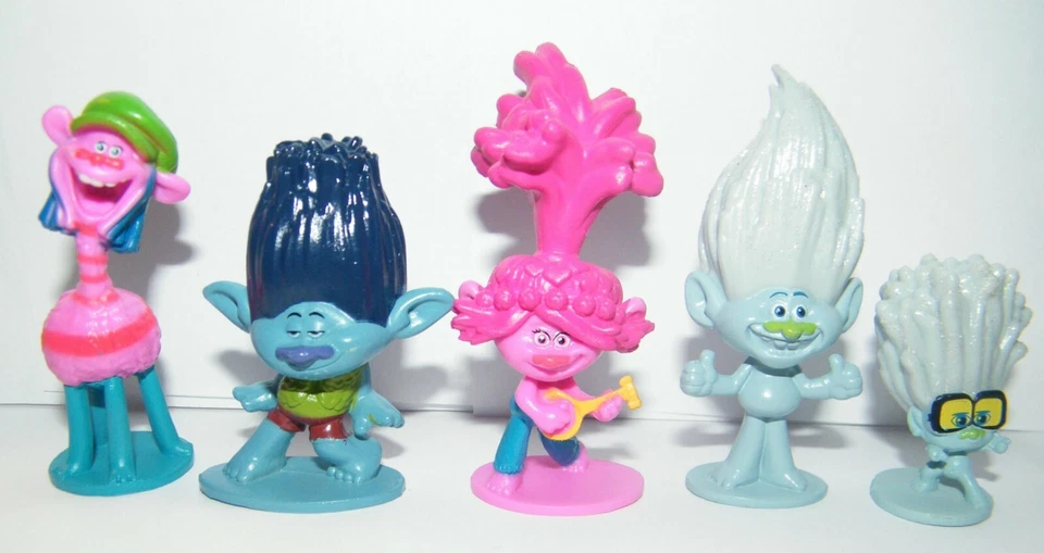 Trolls World Tour Movie Party Favors 14 Set with 10 Figures 2 Fun Stickers More - Image 4 of 4