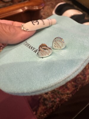 Tiffany & Co. x Supreme Stud Earrings Return to Heart Tag Tiffany & Co. x Supreme Stud Earrings Return to Heart Tag