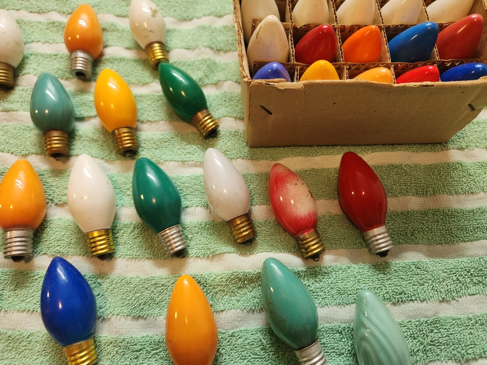 Vintage Christmas Light Bulbs C7? eBay