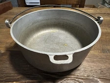 Hammercraft Aluminum Hammered Camp Kettle 5 Qt Hanging Stew Pot w/ Bail Handle