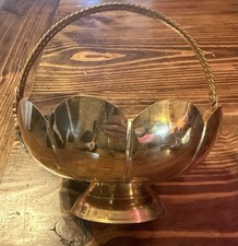 Brass Scalloped Basket Footed Bowl, Twisted Rope Handle