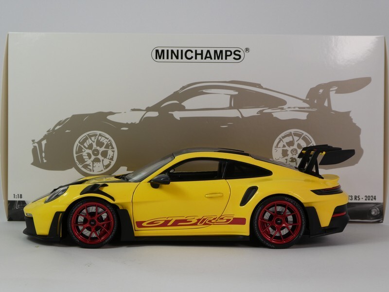 Minichamps Porsche 911 (992) GT3 RS Yellow Weissach Package Minichamps Porsche 911 (992) GT3 RS Yellow Weissach Package