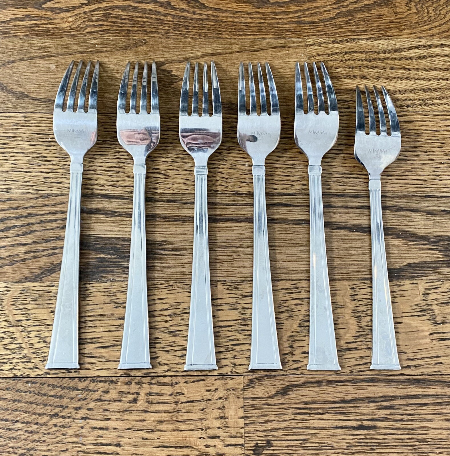 Mikasa AVENUE FROST 18/10 Stainless Flatware DINNER & SALAD FORKS Set