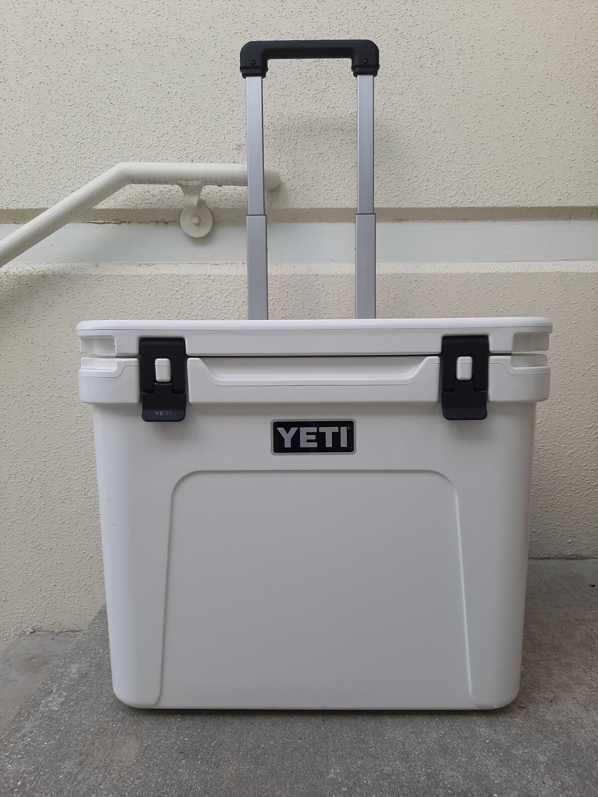Mini Fridge Beverage Cooler 105 Qt Cooler Yeti Roadie 60 Wheeled