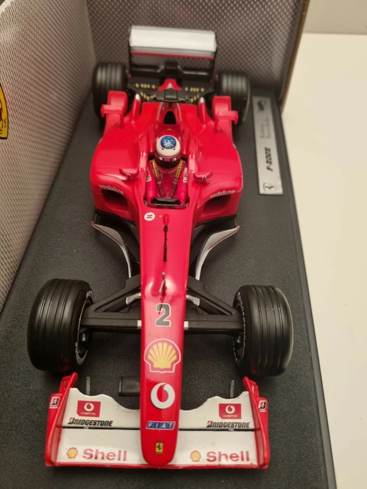 FERRARI F-2002 RUBENS BARRICHELLO - HOTWEELS 1:18 - Immagine 4 di 4