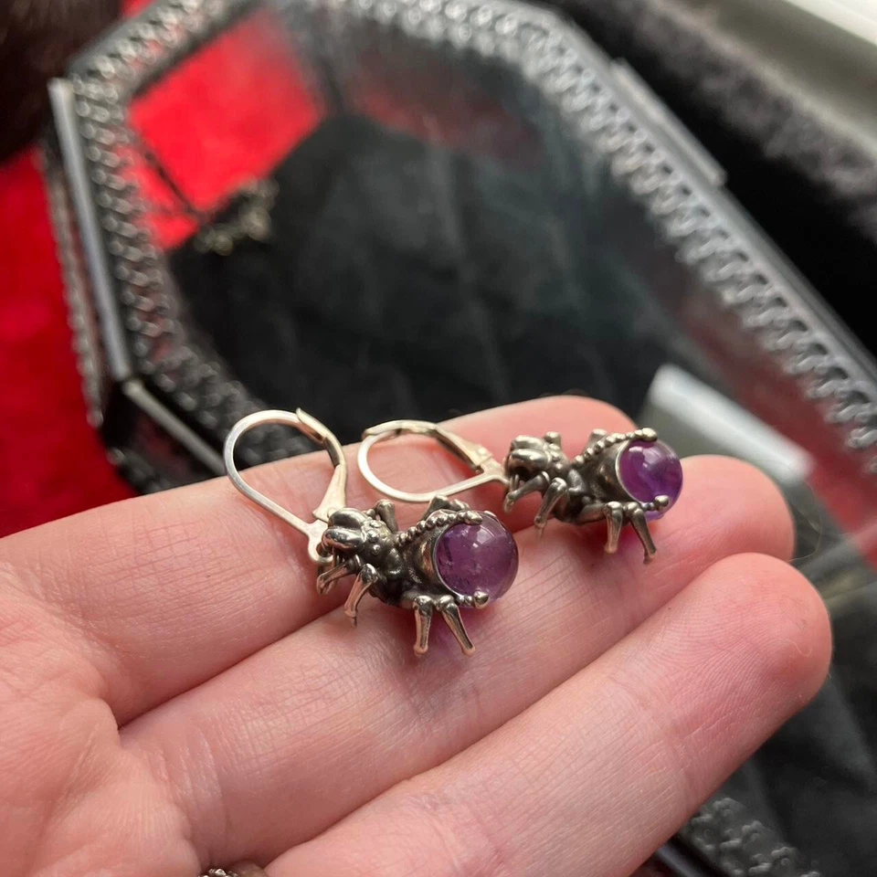 Pendientes Aracne - *Omnia Studios* - Plata envejecida con amatista Foto 2 de 2