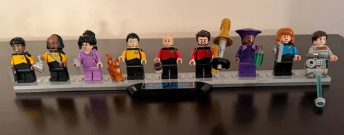 LEGO 10356 Minifigures Only + Accessories of STAR TREK The Next Generation