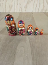 Vintage Hand Painted Russian 5 Piece Set 6 1/2” Nesting Dolls