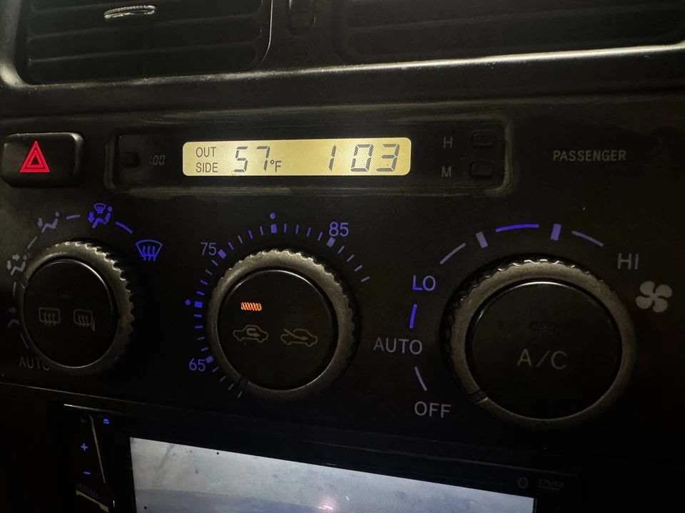 Genuine 01-05 Lexus IS300 A/C Climate Control Unit Clock OEM blue led white - Image 2 of 4