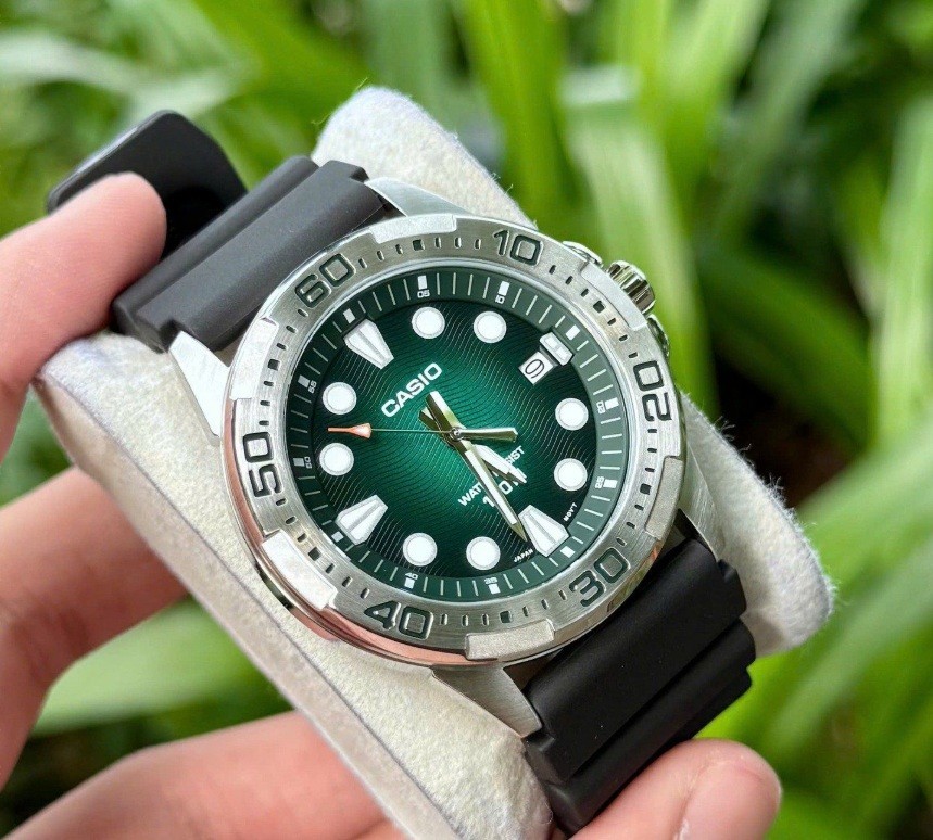 Casio MTD-140-3A Green Analog Black Resin Quartz Marine Sport