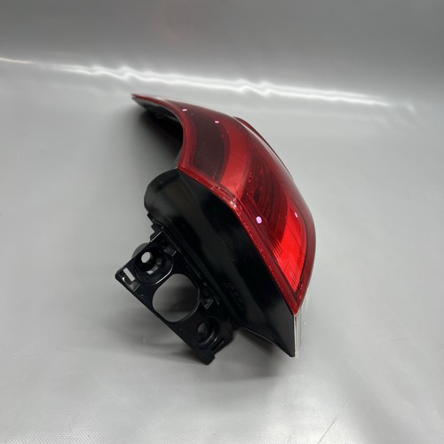 TOYOTA HIGHLANDER TAIL LIGHT RIGHT PASSENGER 2017 2018 2019 OEM - Picture 8 of 9