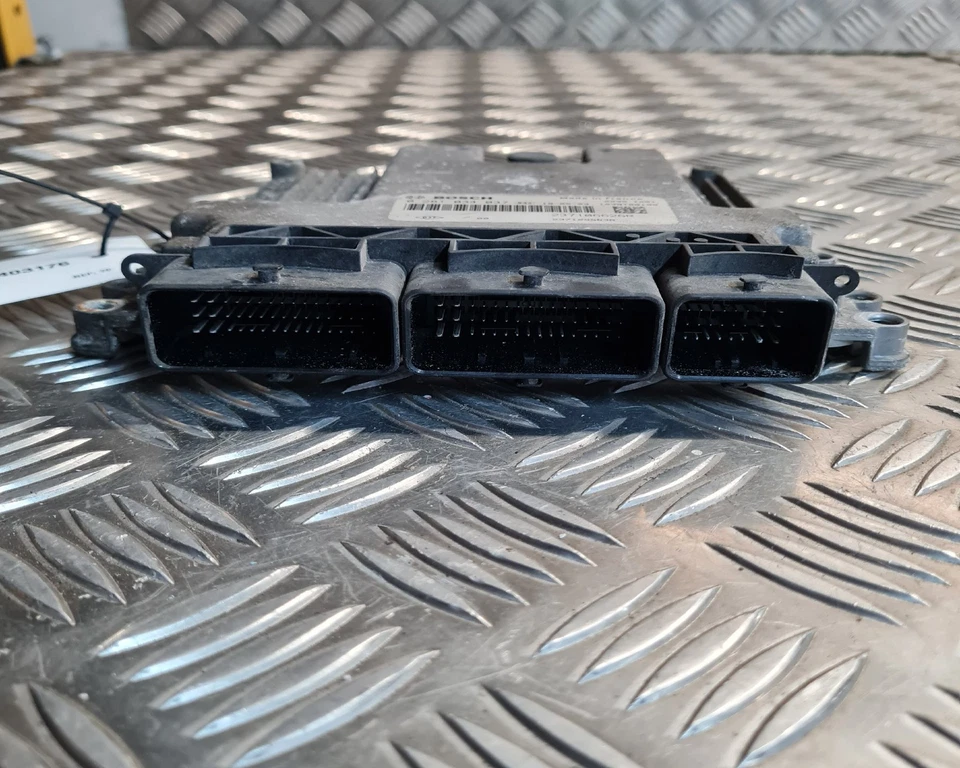 Renault Traffic 2014-2019 Ecu (motor) Foto 3 de 4