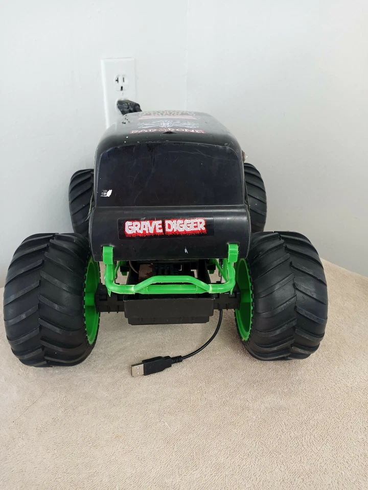 Grave Digger RC Monster Truck 66801RX Spin Master SIN CONTROL REMOTO ni BATERÍA Foto 4 de 4