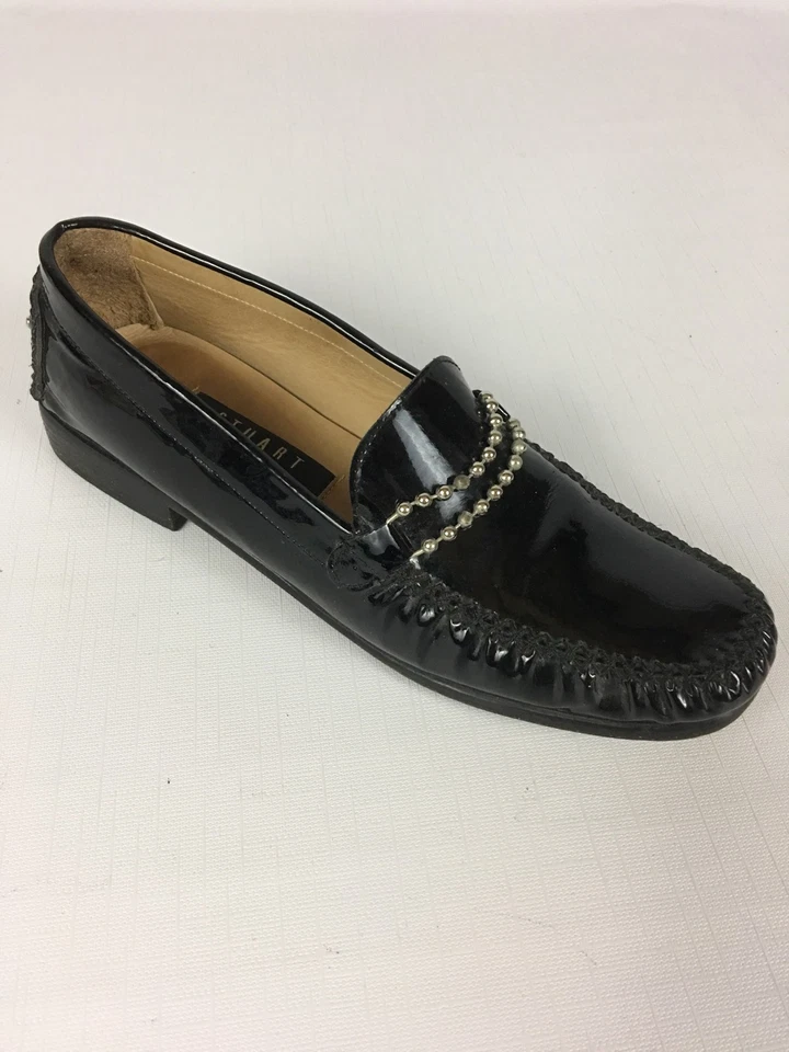Mocasines planos para mujer Stuart Weitzman charol negro con cuentas tachonadas 7AA Foto 3 de 4
