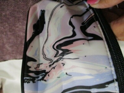 Avon Makeup Bag - Zippered w/Handle - Spring Pink Delights  display picture 1