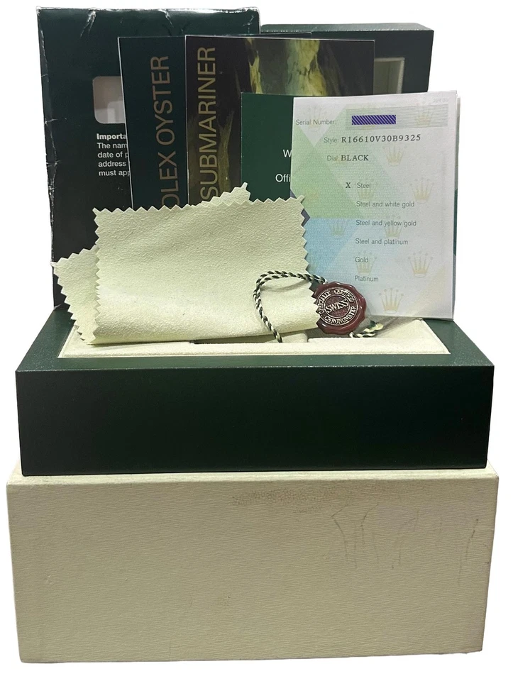 PAPELES Rolex Submariner Fecha 40mm KERMIT Verde Inoxidable SIN AGUJEROS 16610 CAJA LV Foto 2 de 4