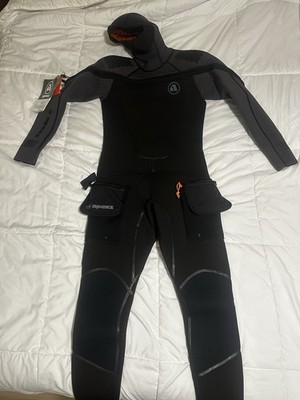 Apeks 8/7 mm Size Small Thermiq Men s Wetsuit Black-Grey Brand New With Tags