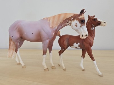 Breyer Traditional Model Horses Set FIREFLY & HAWKEYE #90202 Premier Club 2021