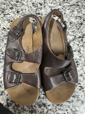 SAS Bravo model, known for their adjustable straps and genuine tumbled leather