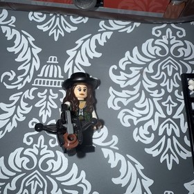 LEGO Pirates of the Caribbean Queen Anne's Revenge (4195) Used 95% w minifigs 