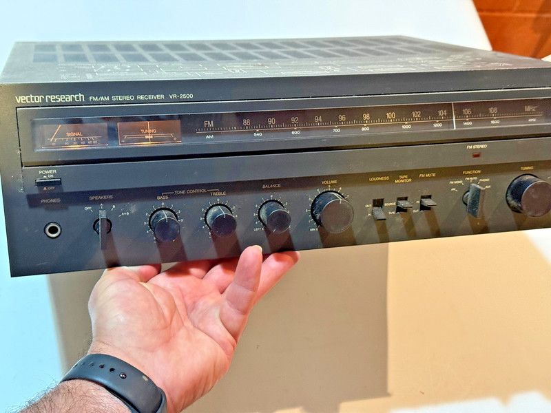 Vector Research VR-2500 FM/AM Stereo Receiver 