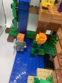 LEGO Minecraft The Jungle Treehouse 21125 Complete Set