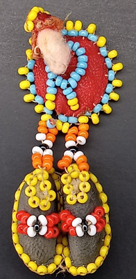 Indianer Indianer Perlen Miniatur Krieger Kopfschmuck Mokassins Puppe Vintage
