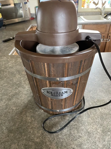 Nostalgia 4 Quart Electric Wood Bucket Ice Cream Maker (Tested)