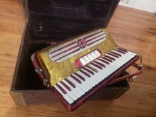 Ortigara Italy Bass 120 Piano Accordion With Hardcase. READ AD
