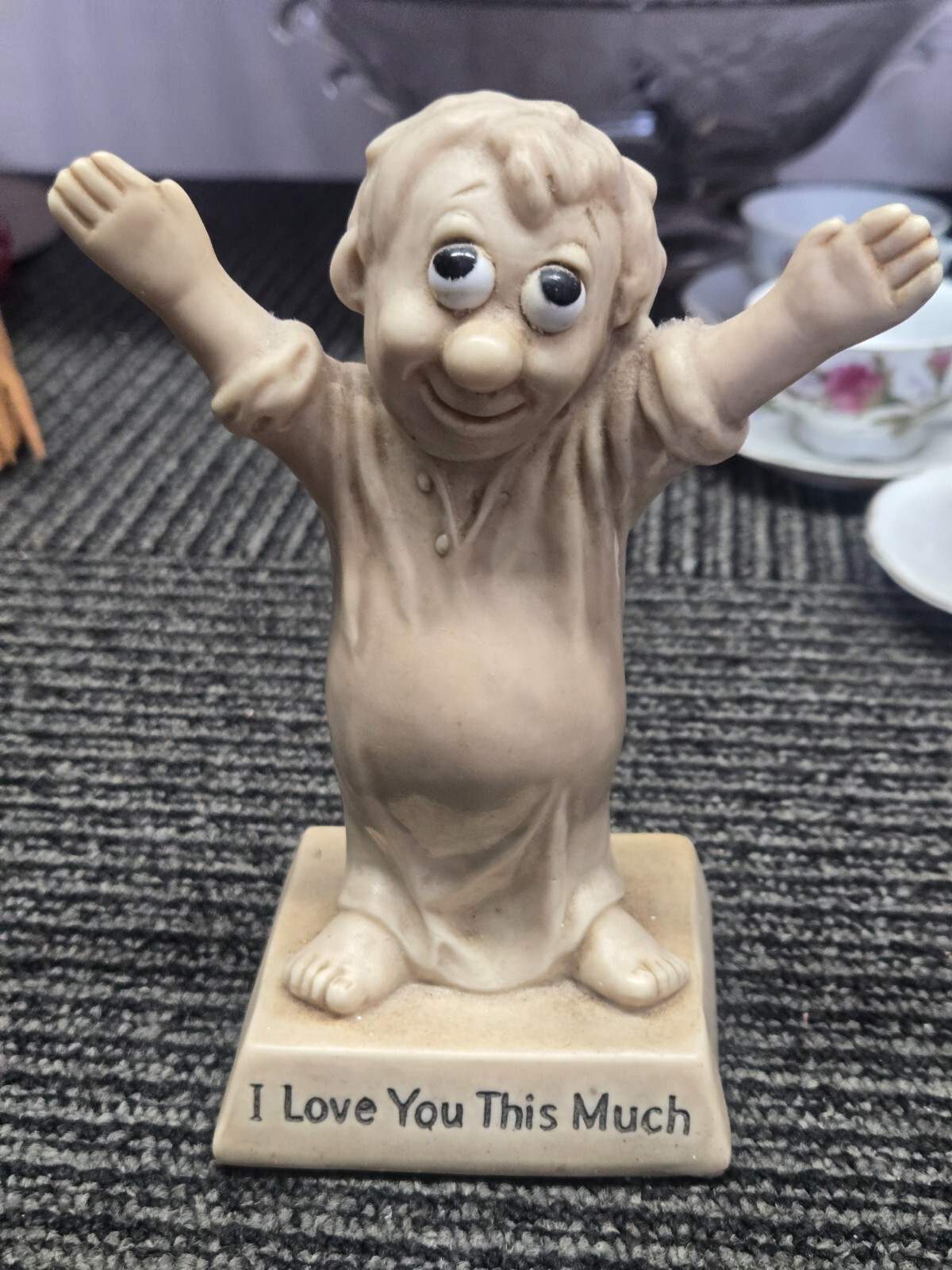 I Love You This Much 1968 Vintage Russ Berrie & Co. -Knick Knack Figurine--32