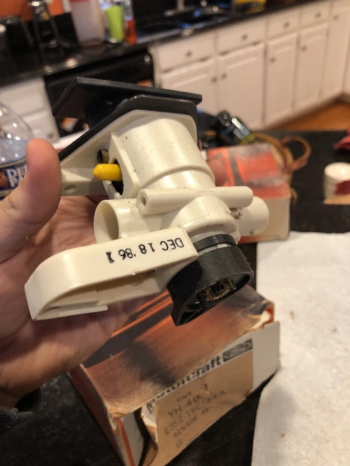 Ford LTD 1984 Thunderbird Mercury Cougar Marquis aire acondicionado en sensor de coche Foto 3 de 4